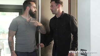 Оваа роговиден газ русокоса девојка не можат да добијат доволно петел! Таа го става нејзиниот задник да работат со преземање на интензивна пичка удар и двојно длабоко грло акција во непријатни threeway. Целосна Потчукнете на Private.com!