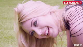 LETSDOEIT-Amaris&amp;amp;Caleb ດັນໃບບິນ-ກົ້ນ Sexy Blondie Git ຄີກົ້ນເລິເຜີໂດຍການເປັນຢາກພໍ່