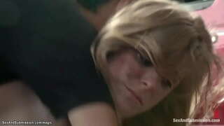 Sexy blondína Penny Pax návštevy šialený mechanik Tommy Pištole stretla v terapeut, ale on overpowers jej a šuká s obrovský penis celého svoj obchod