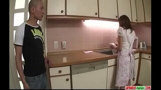 Hikaru Wakabayashi isebenzisa yakhe big tits ukudlala kunye cock