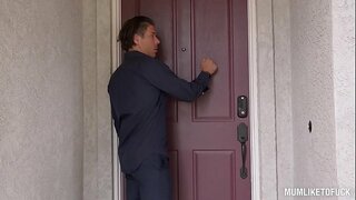 Milf Eva Notty crams jej tesnej mačička s masívne vtáka, zatiaľ čo jej obrovské prsia kývať Milf Eva Notty crams jej tesnej mačička s masívne vtáka, zatiaľ čo jej obrovské prsia kývať